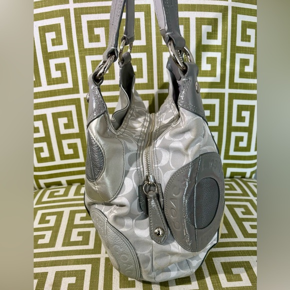 Genuine Coach Silver & Gray Leather Logo And Signature Fabric Handbag & Wristlet - Picture 8 of 16